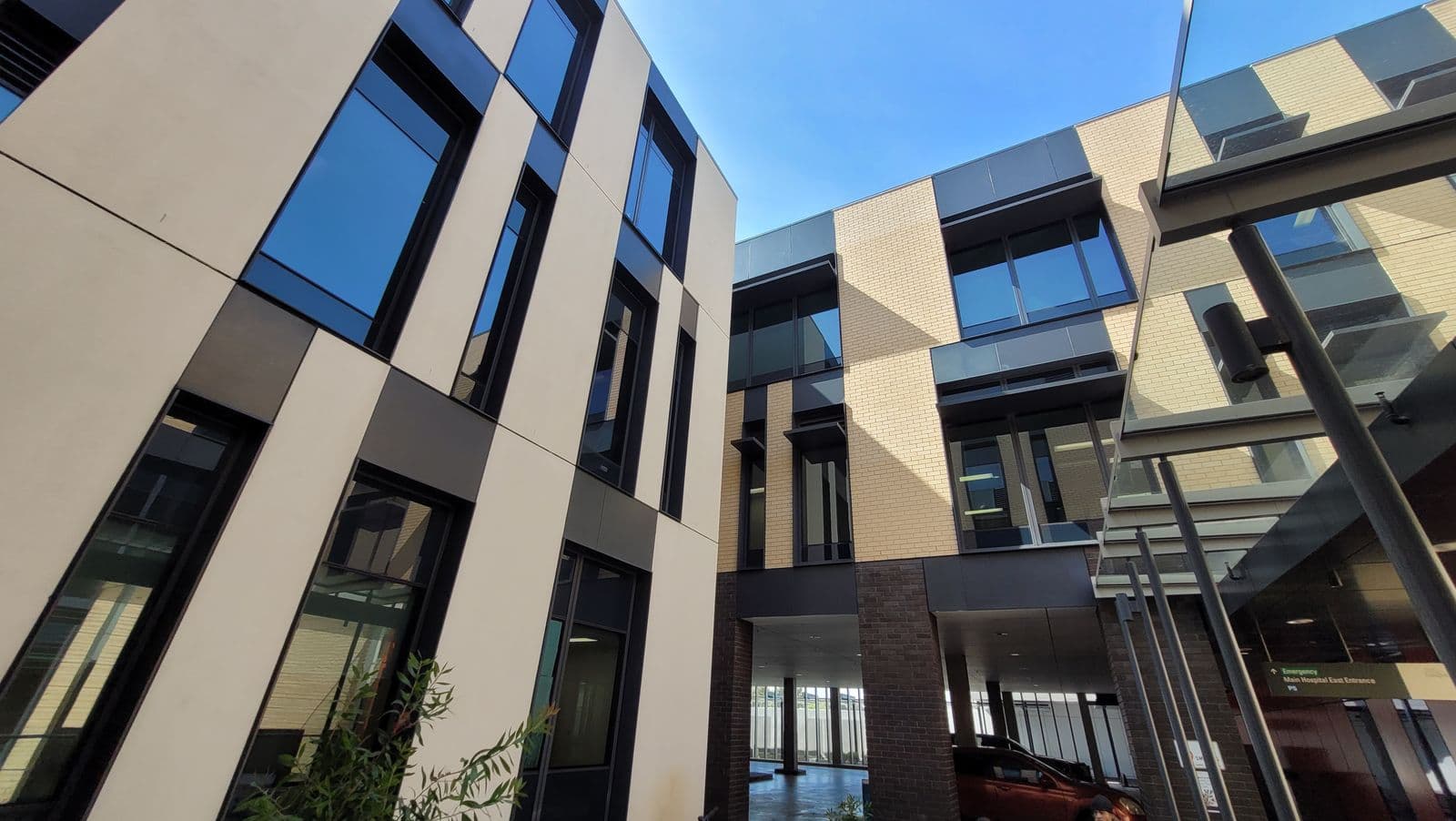 Fiona Stanley Hospital — architectural facade installation by GreenLine Facades, Murdoch, WA