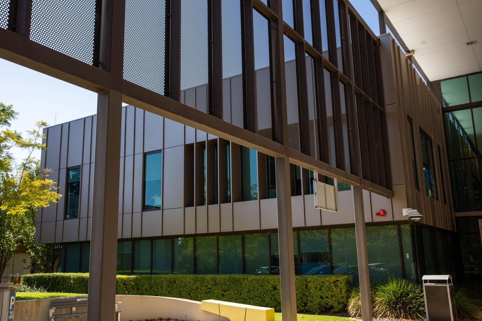 QEII Medical Centre facade installation — view 10, Nedlands, WA — GreenLine Facades